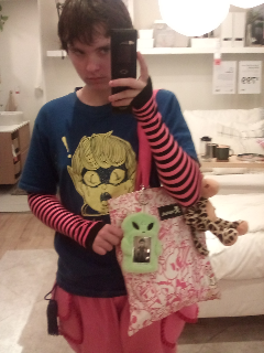 Me wearing the bag! Mirror selfie with my flip phone.